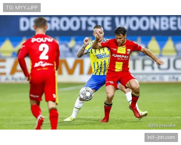 欧联杯席位关键战，朗斯对阵里尔赛前训练开放